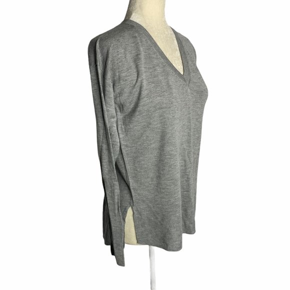 Lightweight V Neck Knit Long Sleeve Sweater 44PE - Picture 3 of 5
